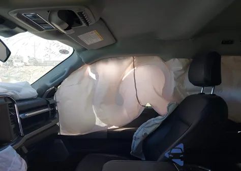 2024 Ford F-350 z USA, uszkodzony, nr VIN 1FT8W3DTXREF55786